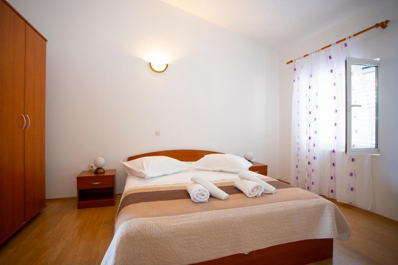 Apartmani Miki Подгора Екстериор снимка