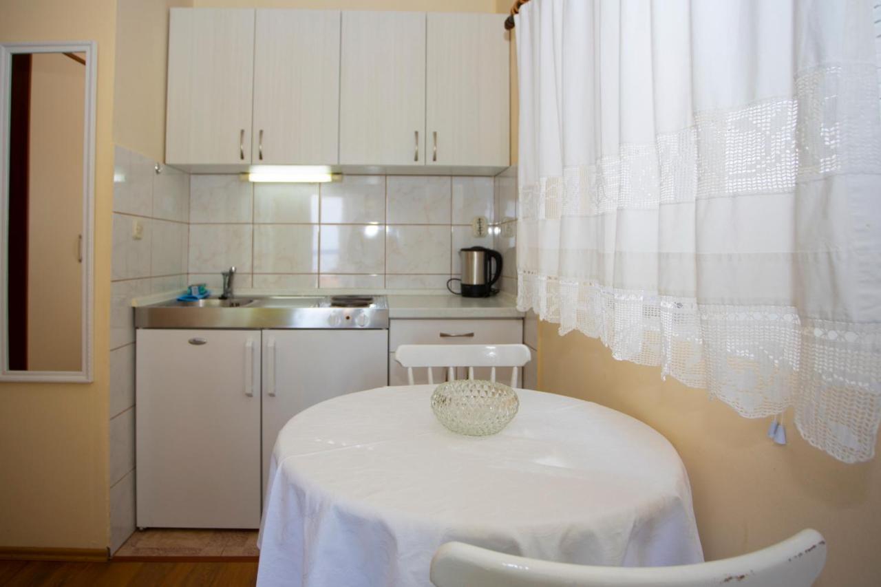 Apartmani Miki Подгора Екстериор снимка