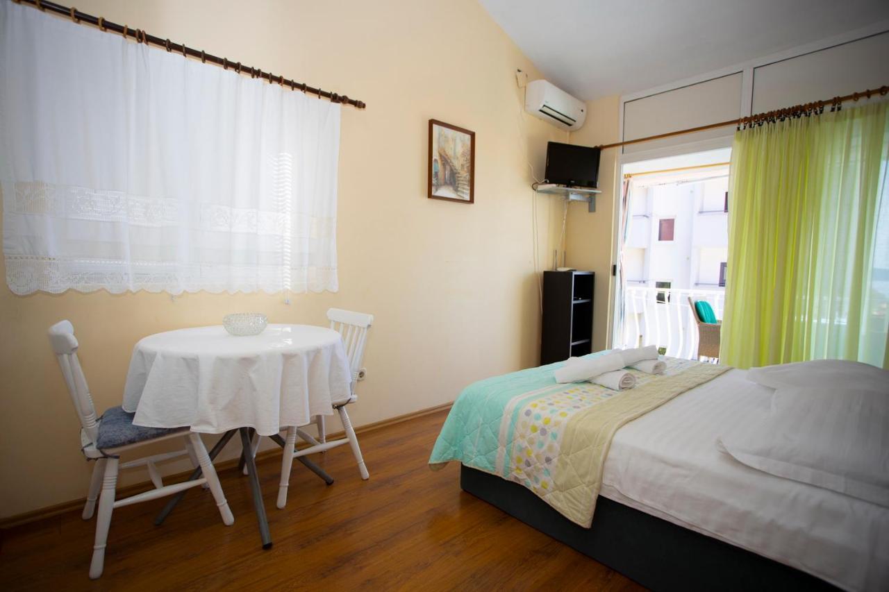 Apartmani Miki Подгора Екстериор снимка