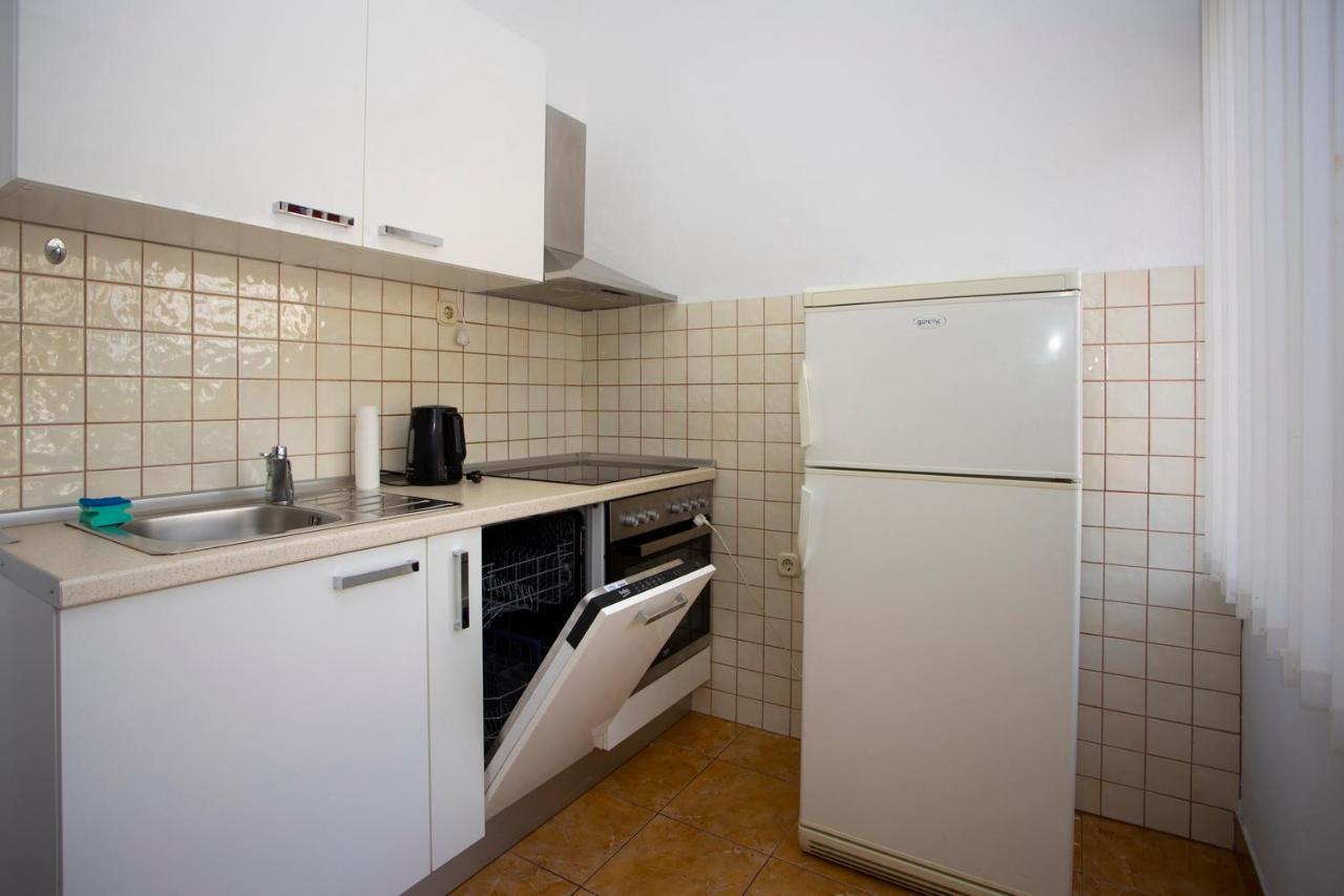 Apartmani Miki Подгора Екстериор снимка