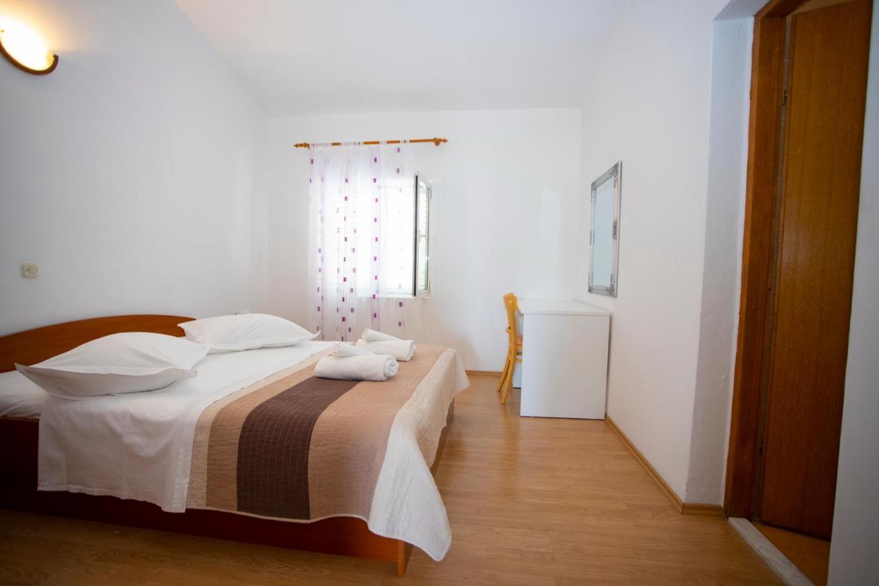 Apartmani Miki Подгора Екстериор снимка