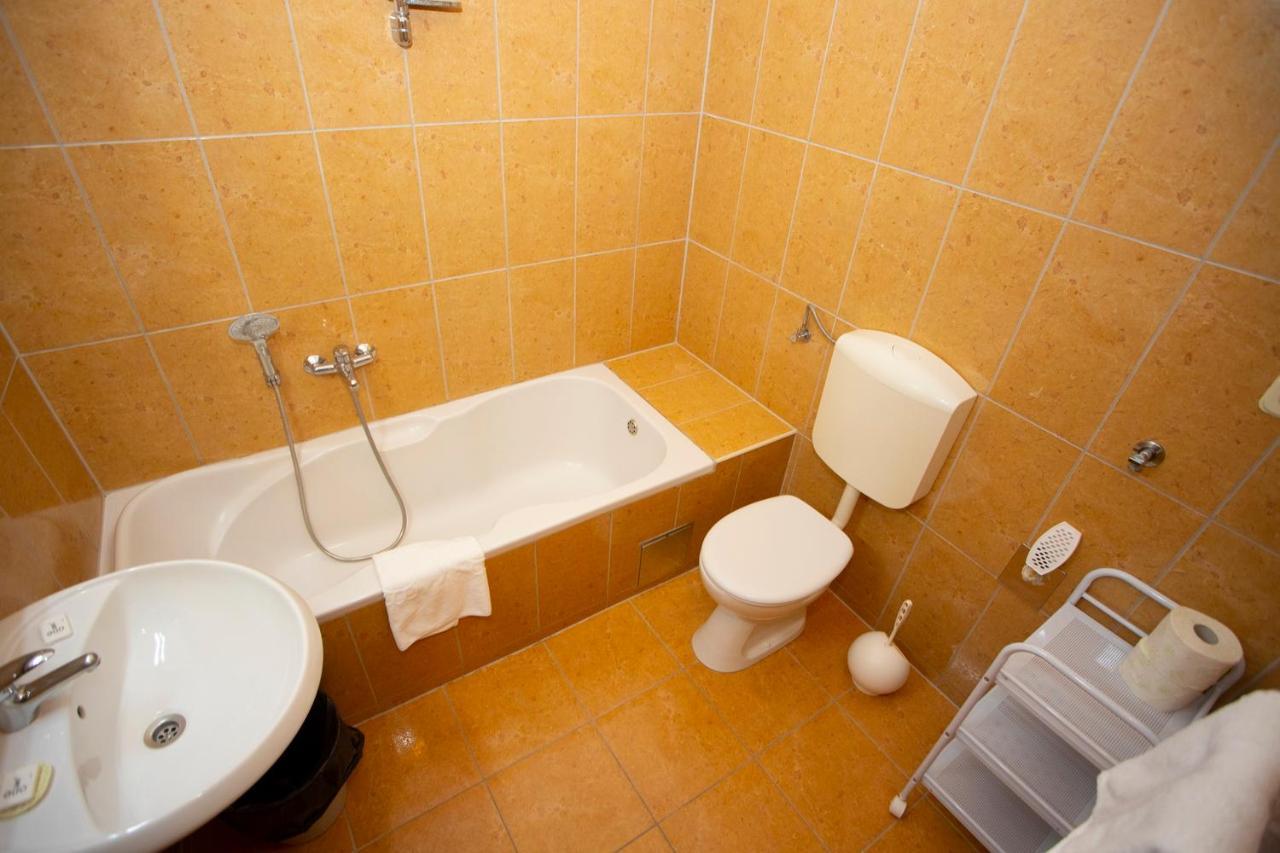 Apartmani Miki Подгора Екстериор снимка