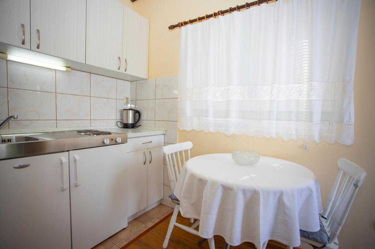 Apartmani Miki Подгора Екстериор снимка