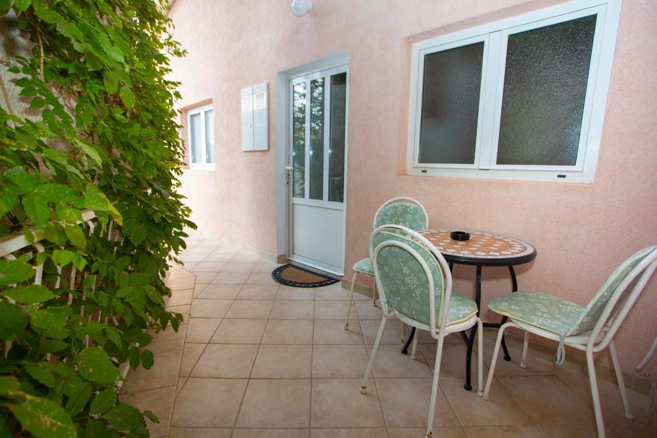 Apartmani Miki Подгора Екстериор снимка