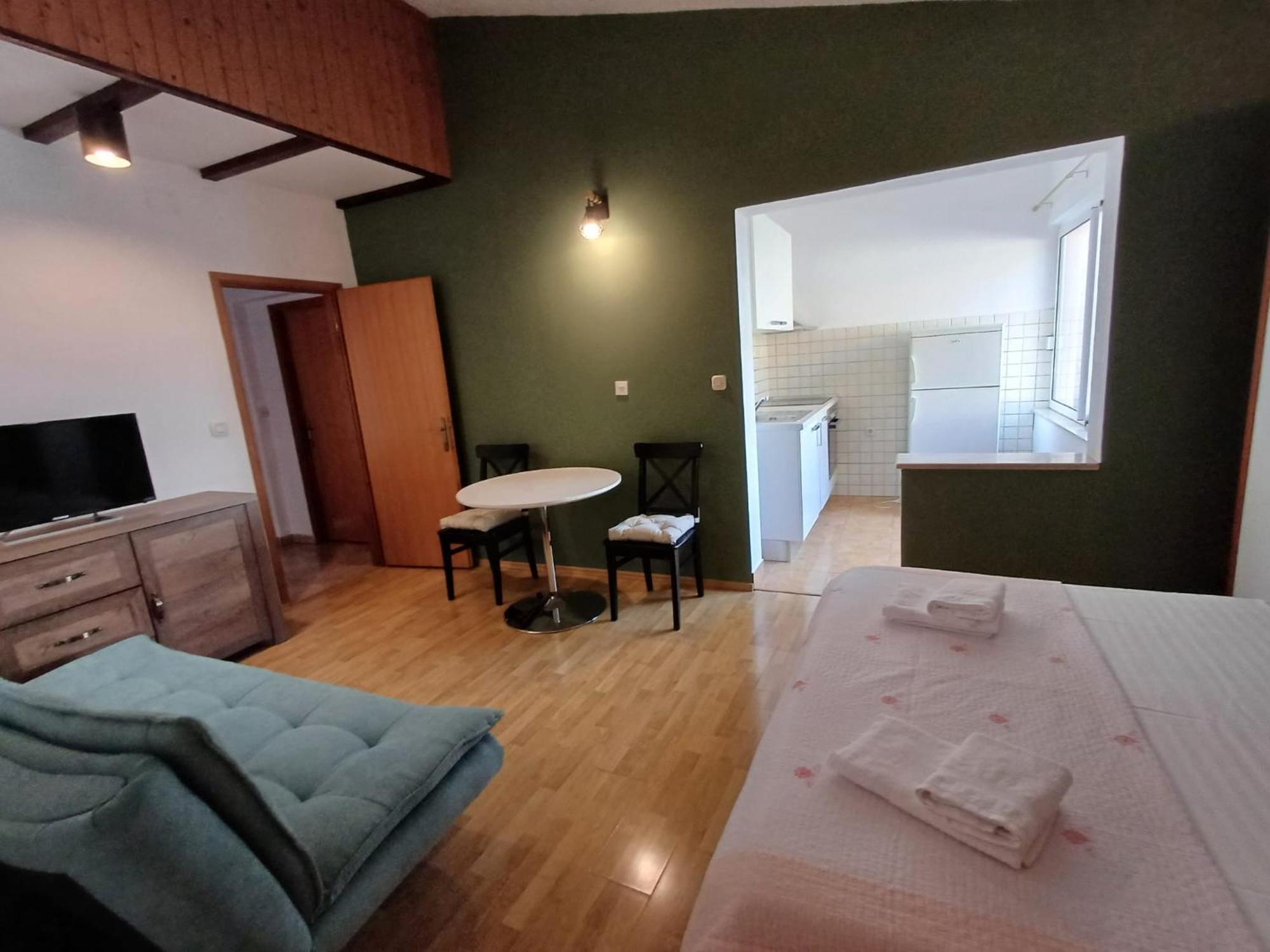 Apartmani Miki Подгора Екстериор снимка