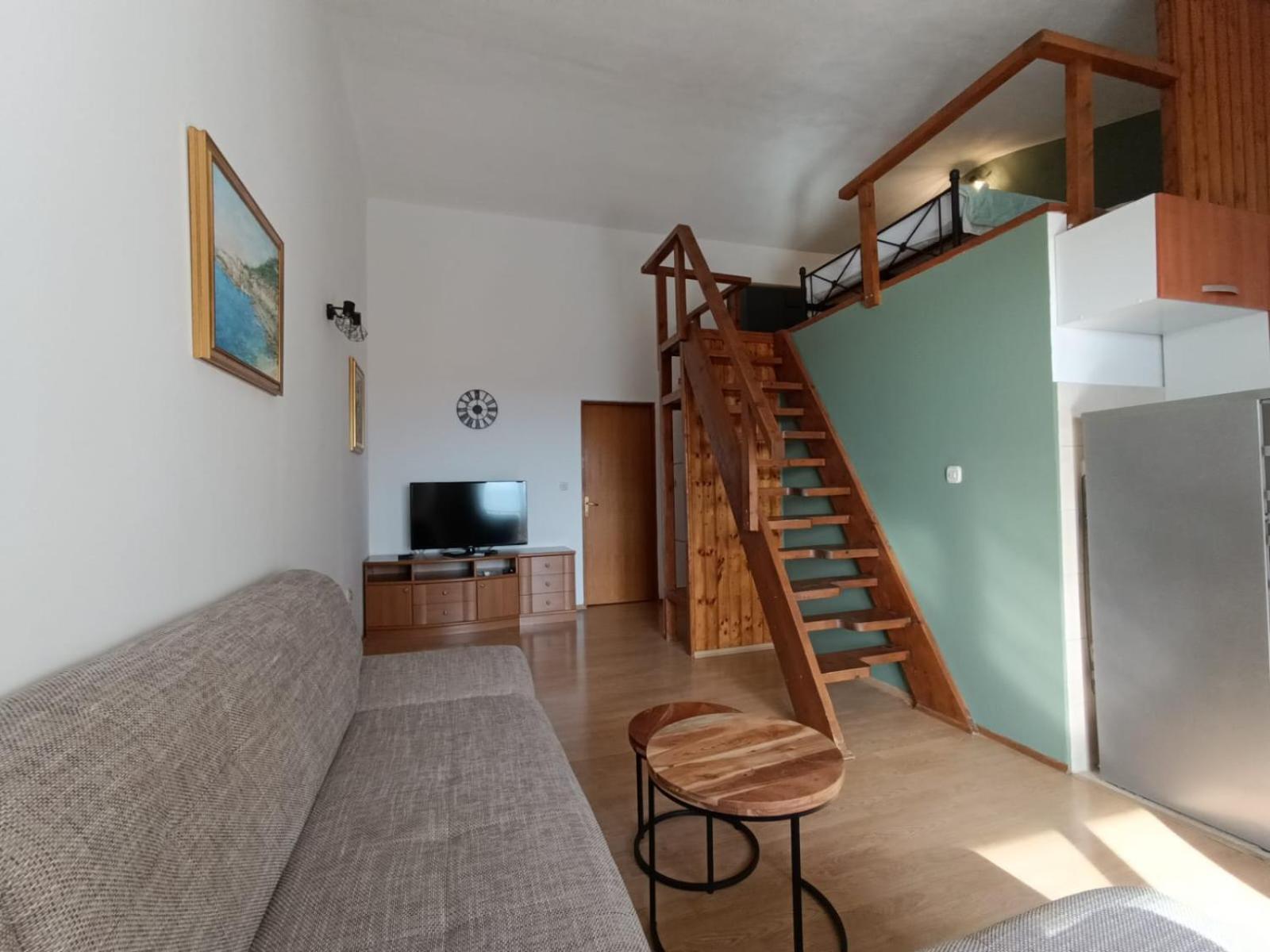 Apartmani Miki Подгора Екстериор снимка