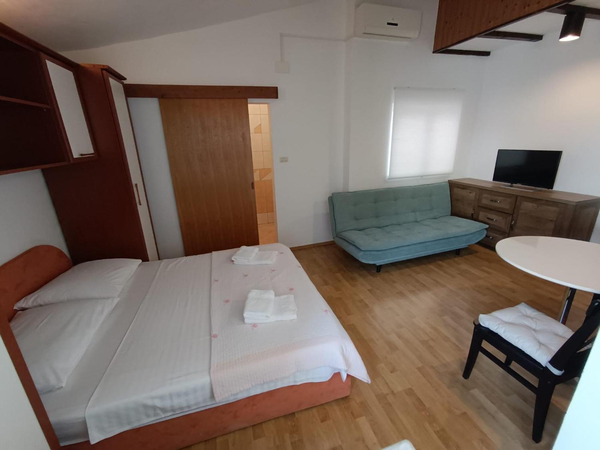 Apartmani Miki Подгора Екстериор снимка