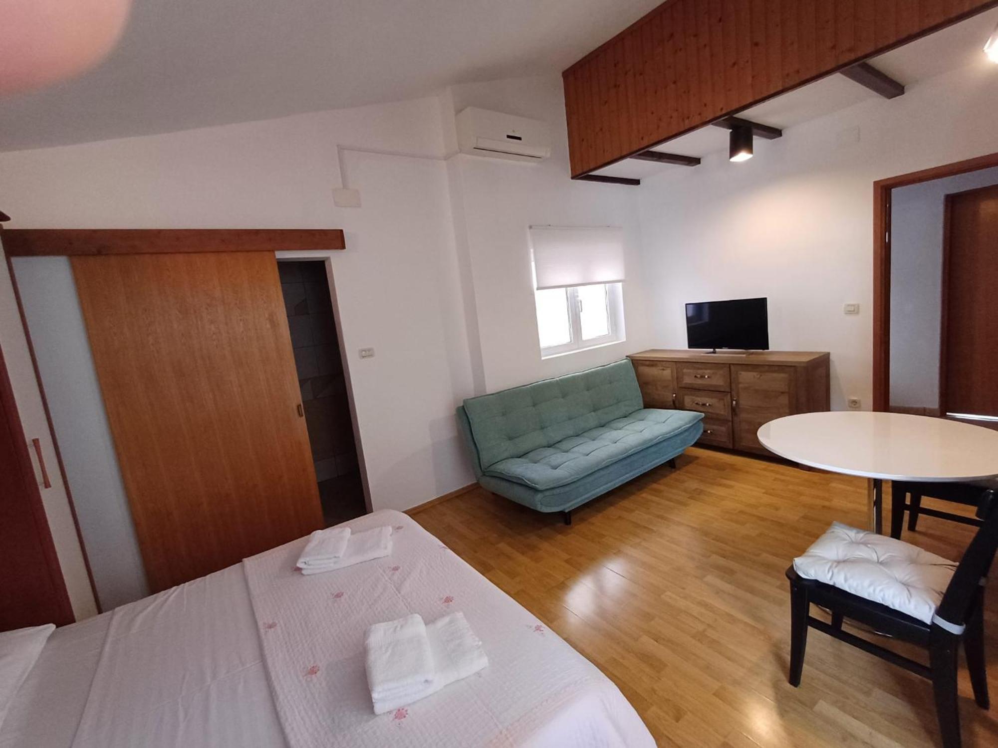 Apartmani Miki Подгора Екстериор снимка
