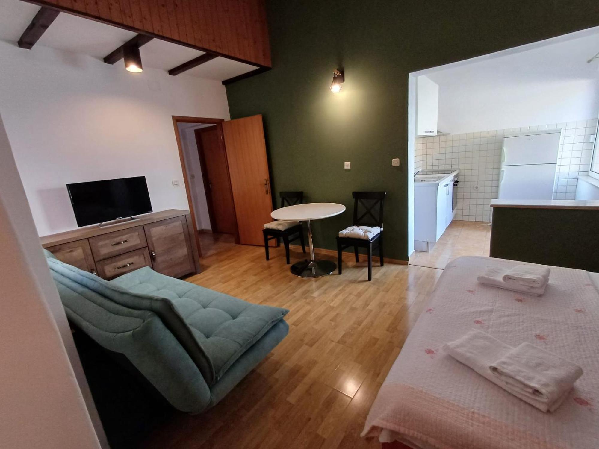 Apartmani Miki Подгора Екстериор снимка