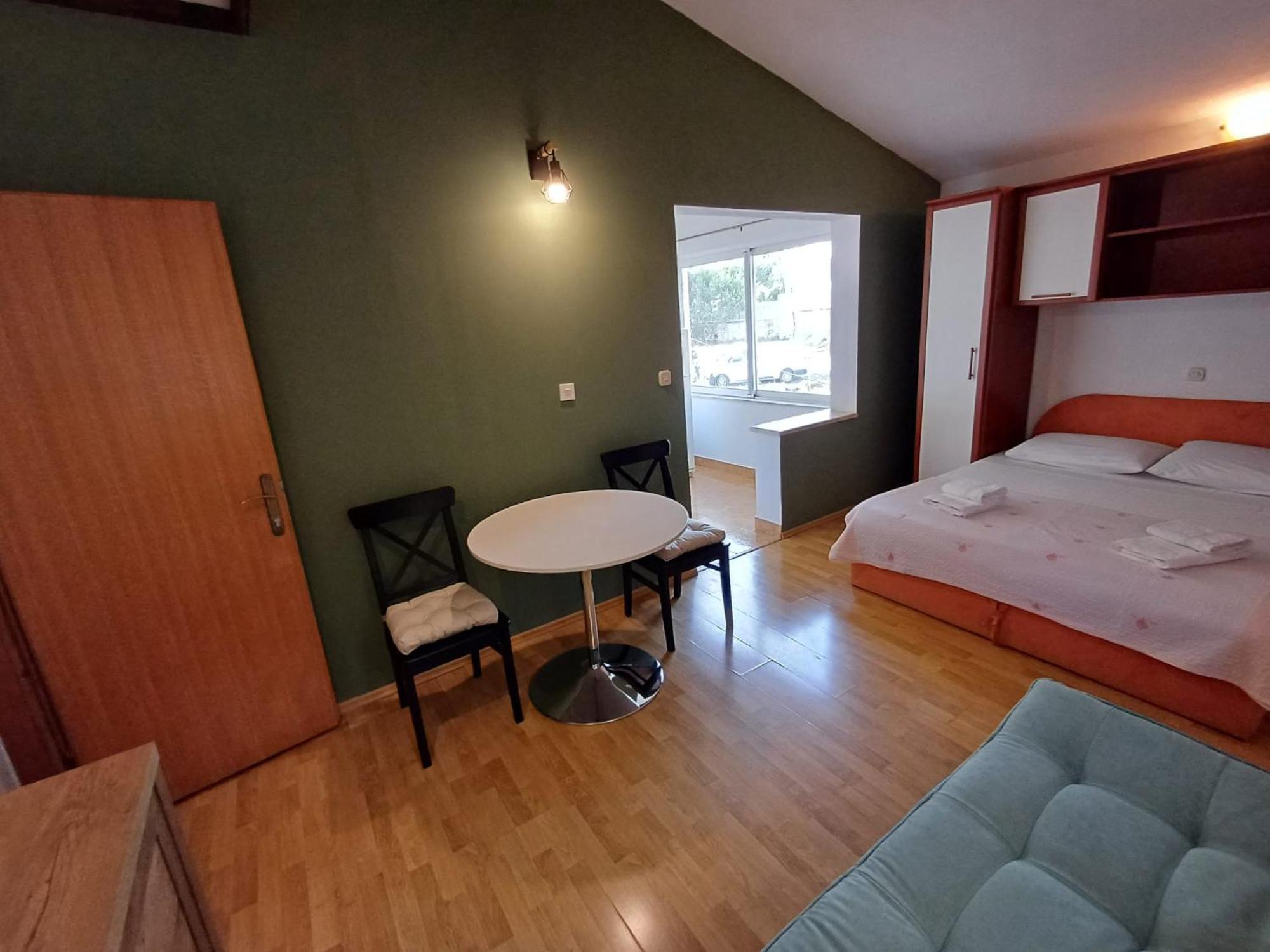 Apartmani Miki Подгора Екстериор снимка